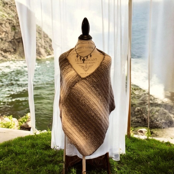 Vintage brown/ashbrown/creamy white poncho/shrug 75%acrylic/25%wool Soft & Warm - Picture 1 of 17